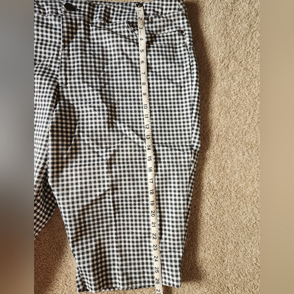 CJ Banks Black and White Checkered Women Shorts Size 20W - Picture 5 of 5